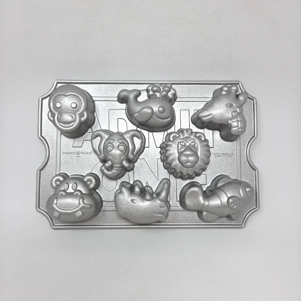 Nordic Ware Zoo Friends Cupcake Whale Lion Monkey Zebra Rhino Elephant Baking